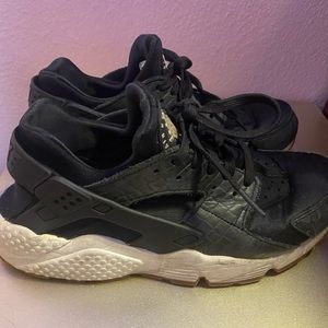 Nike huarache air in black!
